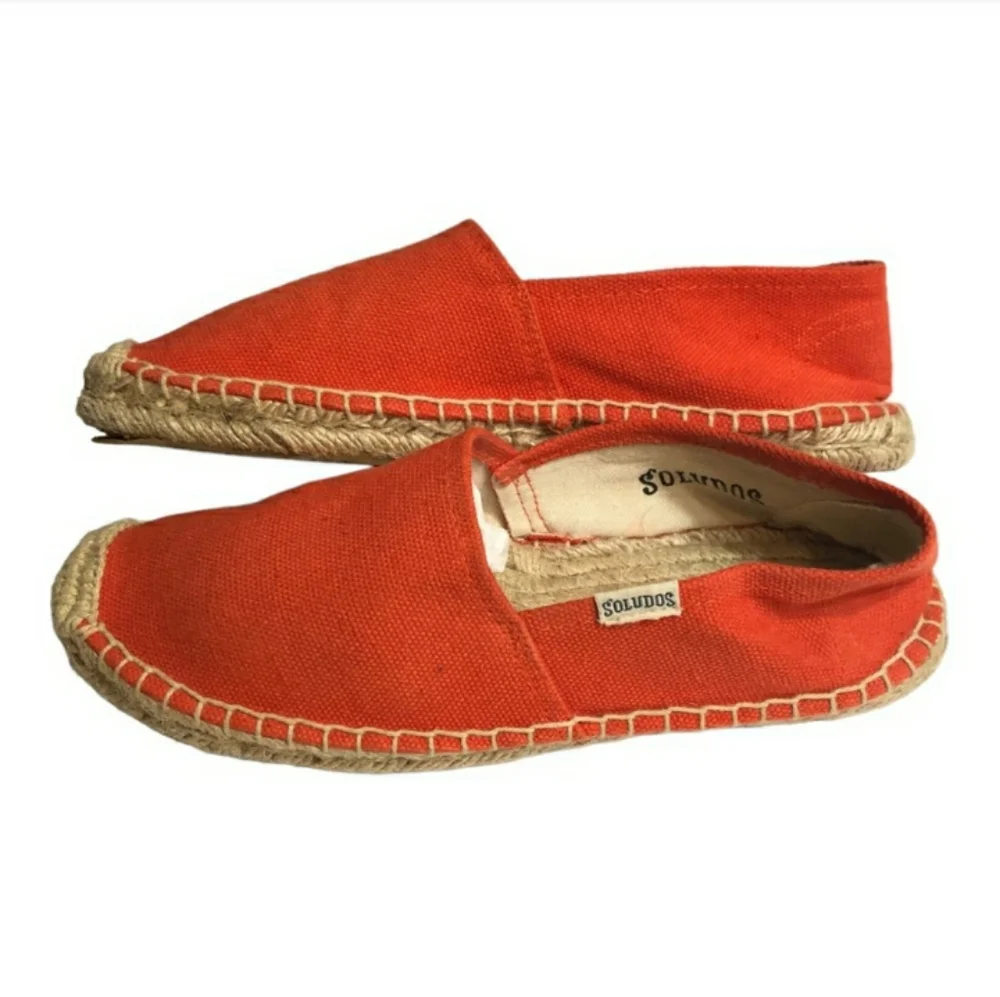 SOLUDOS Dali Espadrilles in Tangerine Red Size 5. EUC!